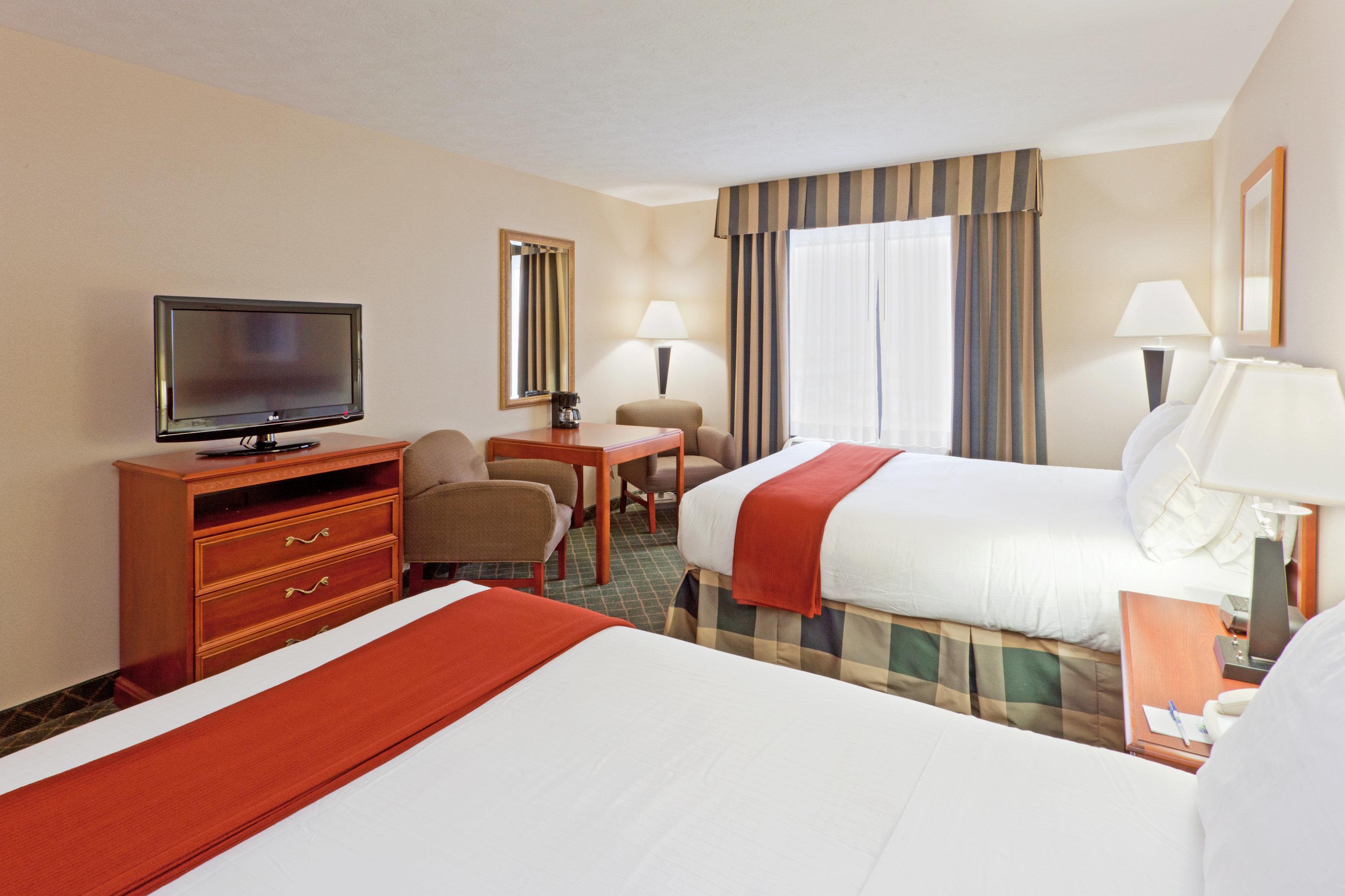 Holiday Inn Express Hotel & Suites Kent State University Room photo